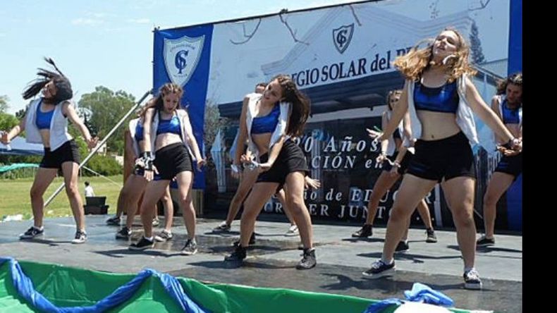 Las chicas aportaron su coreografía..