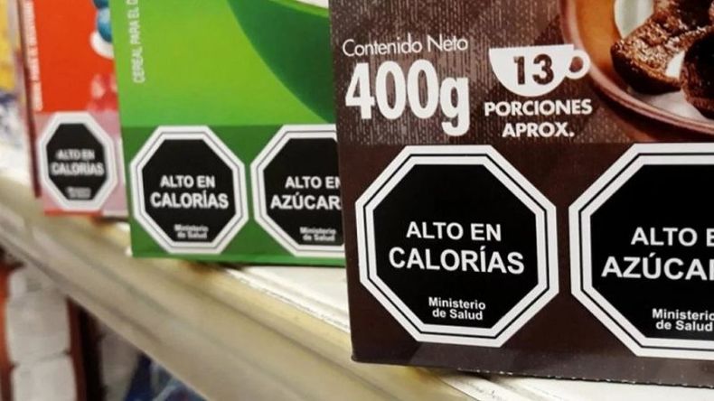 El octógono negro advertirá cuando un producto tenga excesos en azúcares, sodio, grasas saturadas, grasas totales y/o calorías..
