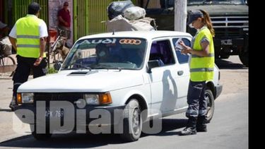 El operativo de ayer se montó en la Ruta 26. Pararon autos y sobre todo motos..