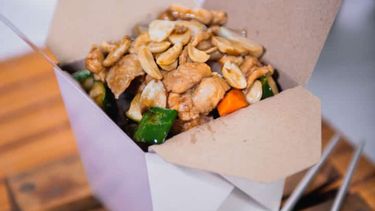 abre en el km. 48 el primer fast food de comida asiatica en pilar