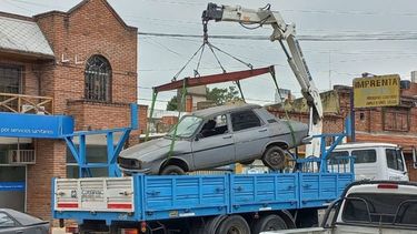 Pasé por la Comisaría de Pilar y pude ver que estaban retirando los vehículos chocados que tan feo aspecto dan a la zona y que por otro parte quitan espacios para estacionar. Muy bien. Carlos..