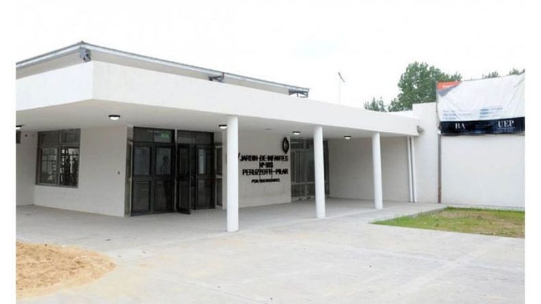 OSCURIDAD. El Jardín 903 sin luz porque la Provincia no pagó la factura..