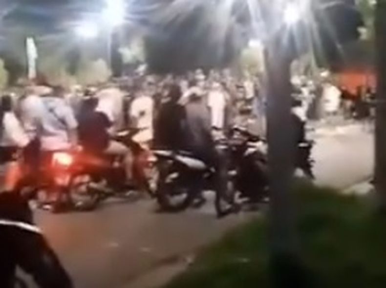 Picadas de motos, una constante en la plaza de San Alejo.