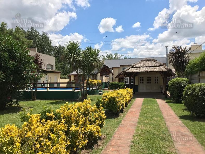 La casa está ubicada en el barrio La Esmeralda.&nbsp;