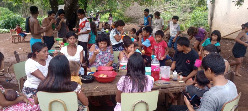 Festejo del cumplea&ntilde;os de la comunidad guaran&iacute; Nuevo Sapukai.