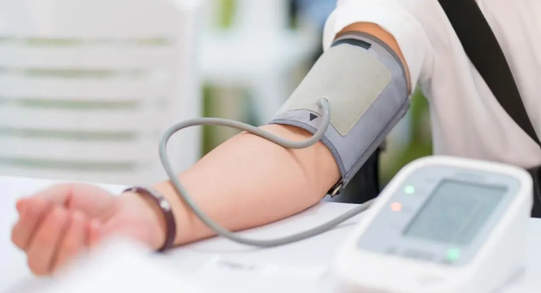 Hay que tomarse la presión arterial con cierta frecuencia. (LN).webp