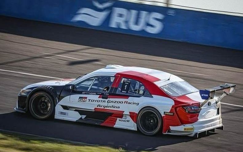 POR LA GLORIA. El Toyota Lexus de Diego Azar, con el que busca coronarse en este 2023.