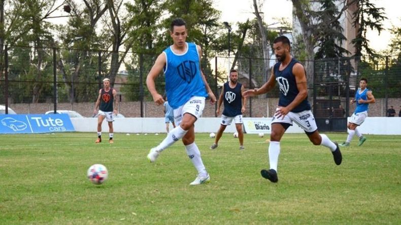 PELOTA. Vera Borda sería titular el lunes por la noche en el Bajo..