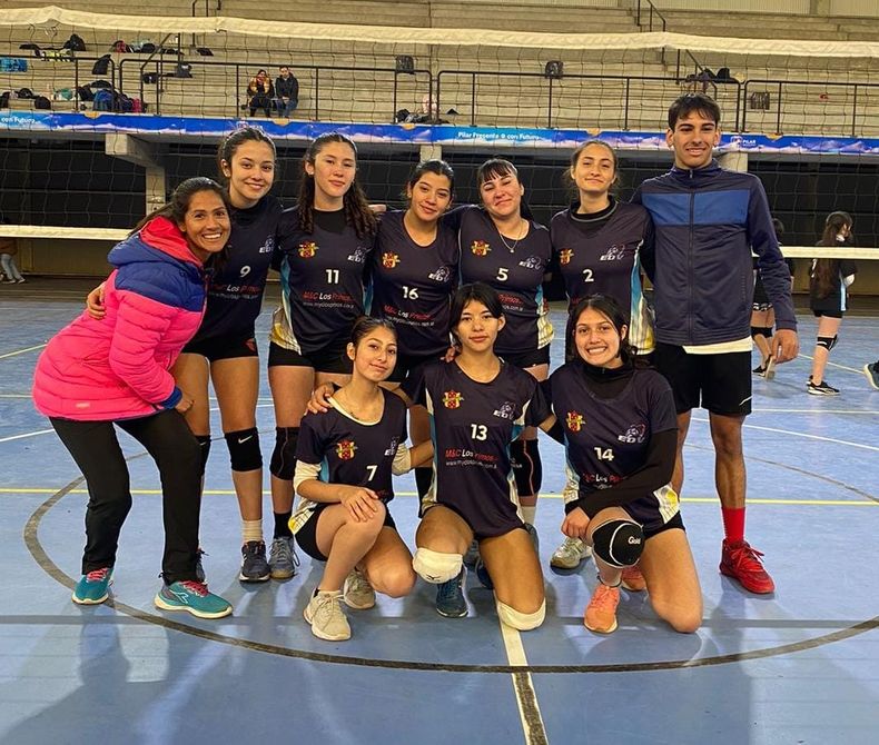 Las chicas del Colegio Cardenal Copello, campeonas en el Categor&iacute;a Sub 16.