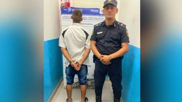 DEBER CÍVICO. El delincuente fue a votar y terminó preso.