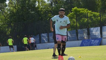 EMBLEMA. Nahuel Ríos lleva 155 partidos con la camiseta de Real Pilar.