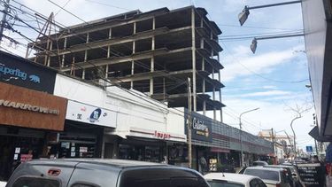 Ahora que vemos tantos cambios y para bien en el centro de Pilar, hay algún plan para ver qué se hace con este esqueleto abandonado de la terminal? Gracias. Jorge Ríos..