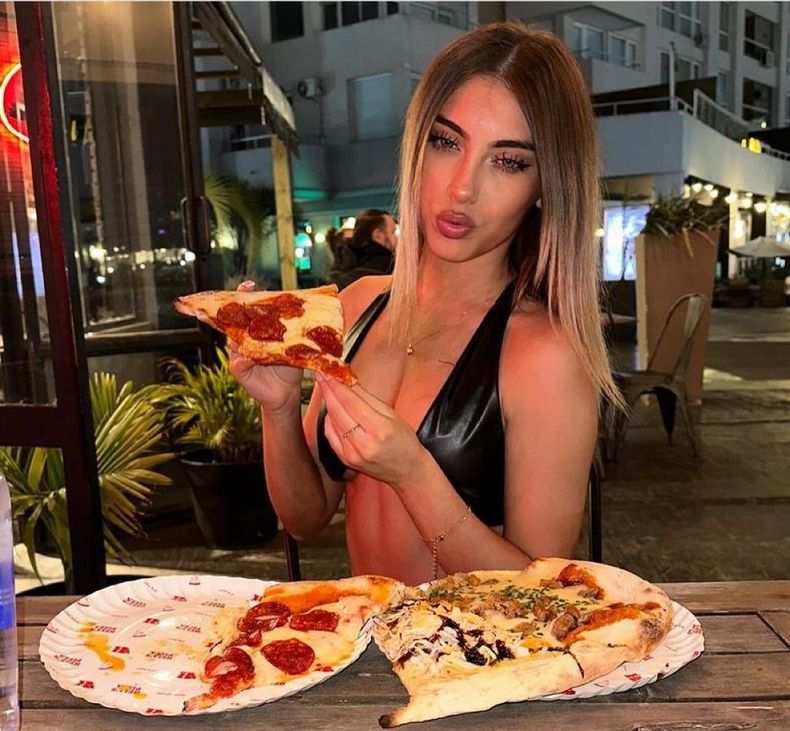 Hell´s Pizza abrió un nuevo local en el primer piso del shopping Las Palmas del Pilar. 