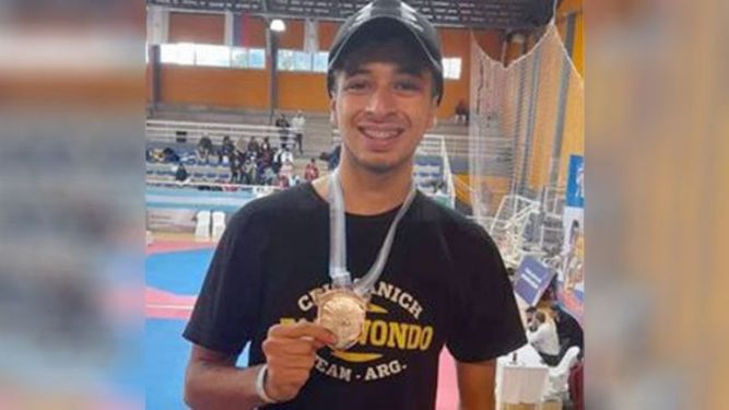 Medalla nacional de Nico Hoyos