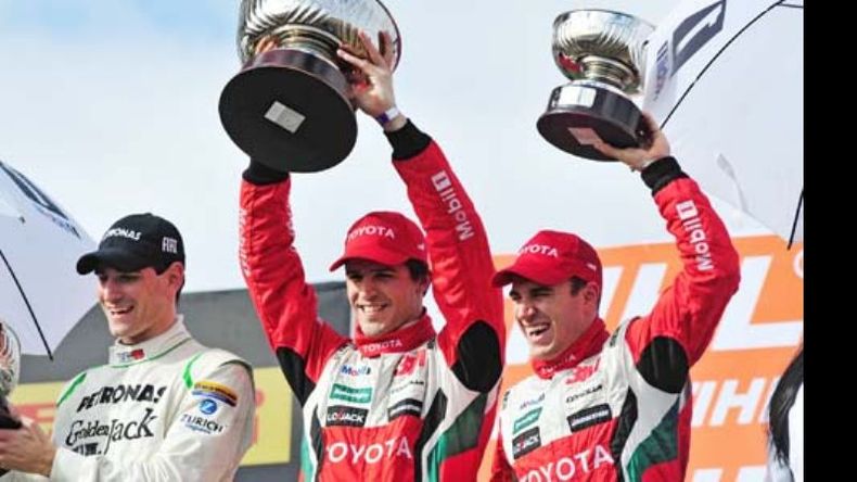 Rossi en el podio junto a Ardusso y Werner. “Siempre salgo con la idea de ganar”, disparó..