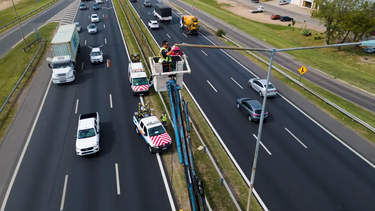 RECLAMO. Las obras en hora pico generan atascos de tránsito y peligro de accidentes.