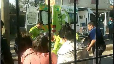SERÍA UNA VENGANZA. Una de las víctimas quedó herida en la calle..