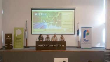 APERTURA. Los especialistas dieron el puntapié inicial..