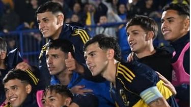 El festejo con el capitán de Boca, Camilo Rey Domenech. El festejo con el capitán de Boca, Camilo Rey Domenech.