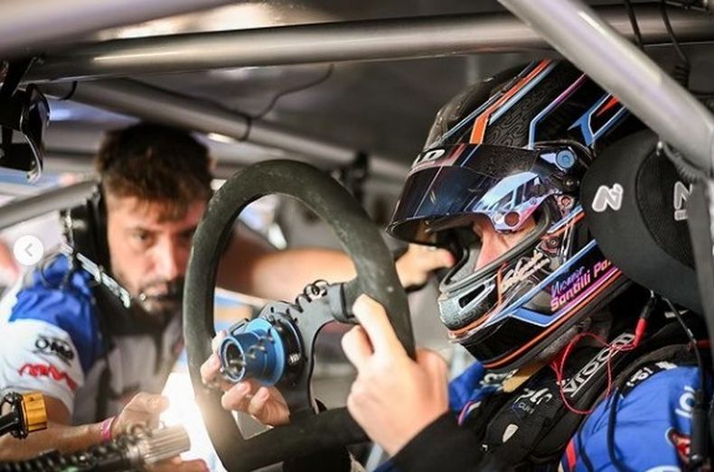 PREPARADO. Nicanor Santilli Pazos se acomoda en la butaca del Chevrolet.