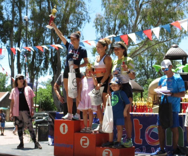 maraton del Viso podio mujeres.jpg
