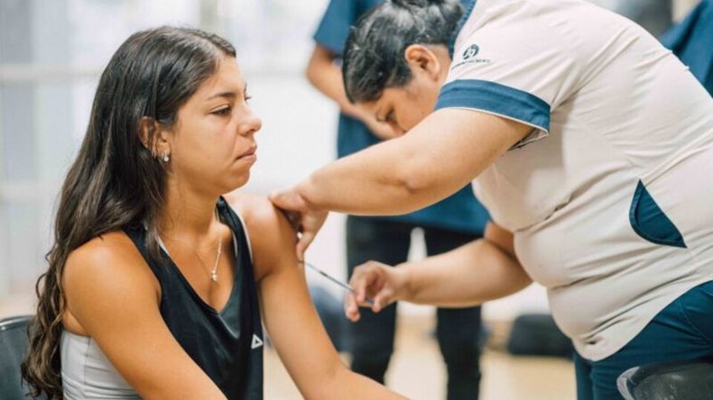 El Ministerio de Salud de la Provincia anunci que las personas de 15 a 59 aos podrn anotarse en la web oficial hayan tenido o no dengue