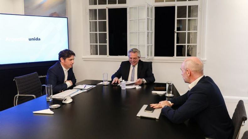 TRÍO. Kicillof, Alberto Fernández y Rodríguez Larreta consensuaron el Olivos la continuidad del aislamiento..