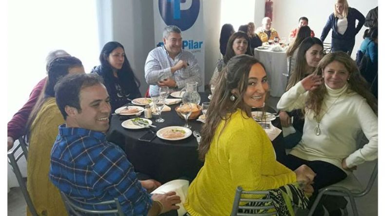 CANDIDATOS. Juanes junto a Flavio Álvarez, que la acompaña en la lista..
