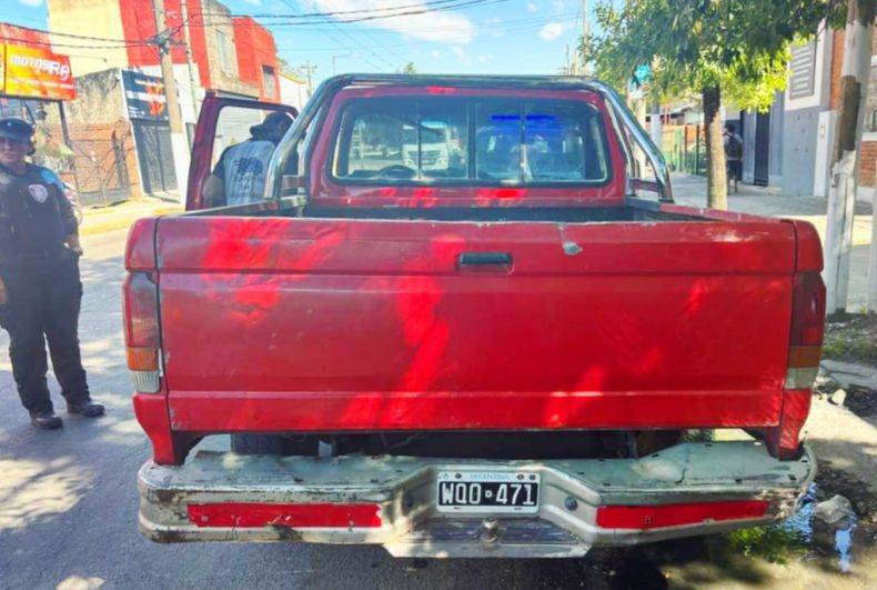 Una de las camionetas que habría participado del robo fue interceptada por la policía y secuestrada.&nbsp;