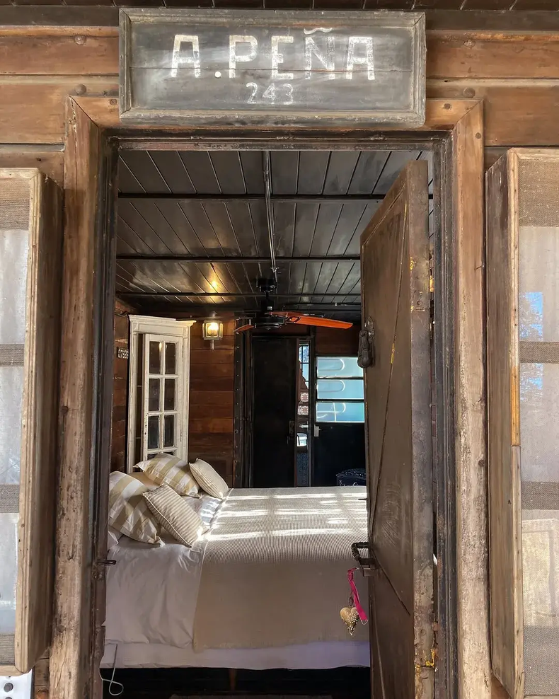 Habitación del Hotel Los Vagones de Areco. (@losvagonesdeareco).webp. .webp
