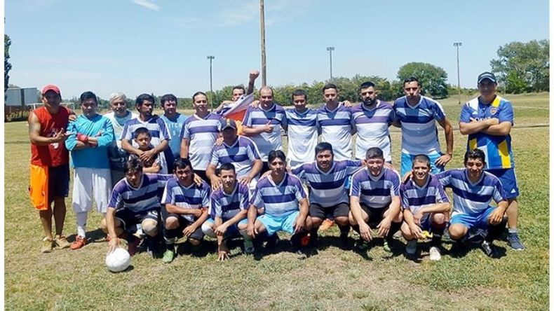 SUBCAMPEÓN. La Amistad +35 cayó 2-1 en la final ante Las Estrellas..