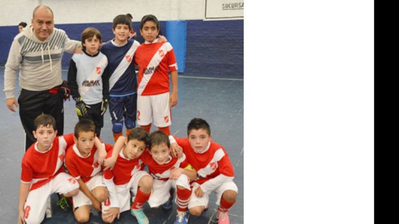 La 2003 del Rojo perdió 4-3 ante San Gabriel..