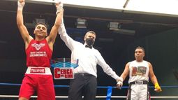 BRAZO ARRIBA. Seba Sotelo y su plena felicidad tras vencer a Barreto..