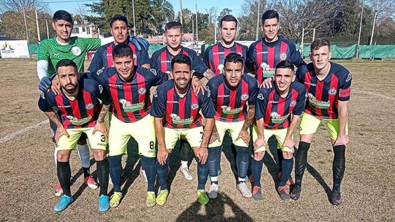 Don Torcuato goleó en Manzanares y sigue en la pelea de la División A. (FOTO: Mario Cacerez.).