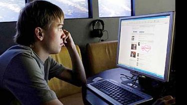 Los adolescentes toman precauciones frente a las redes sociales..
