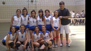 El Sub 14 de Muni derrotó a las paceñas, con parciales de 25-20 y 25-15..
