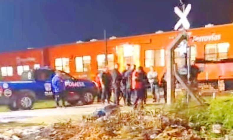 La mujer fue embestida en Del Viso por un tren de la línea Belgrano Norte.