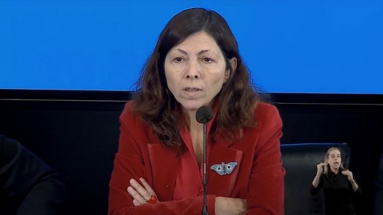 Batakis anunció que seguirá adelante el acuerdo con el FMI. .