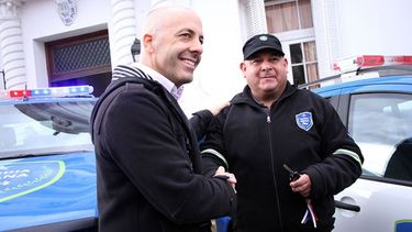 LLAVES. Ducoté presentó los diez nuevos móviles de la Guardia Urbana..