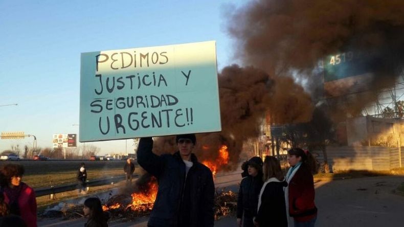 CARTEL. Justicia y seguridad urgente.. .
