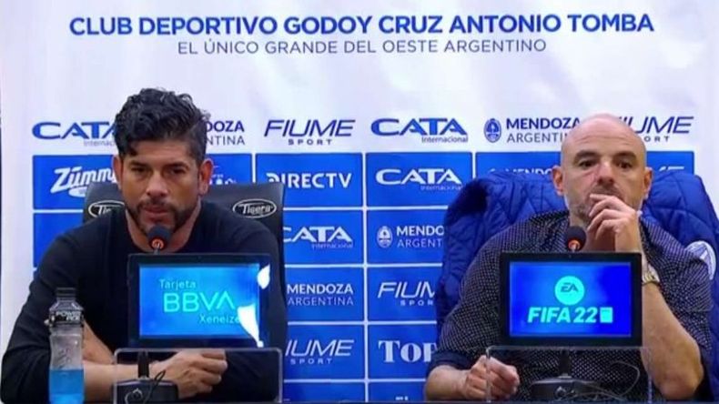 CONFERENCIA. Sergio Gómez y Favio Orsi analizaron el partido ante Boca..