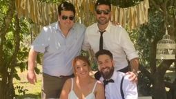 SÍ, QUIERO. El basquetbolista derquino Patricio Tabarez se casó con su novia Florencia Gemelli. En el gran día lo acompañaron Juan Manuel López y Nicolás Tabarez, ex y actual presidente del Club Derqui. .