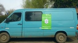 OPERATIVO. La policía inautó autos y droga durante el procedimiento..