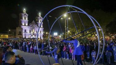 NOCHES DE PILAR. La actividad vuelve este viernes a la plaza 12 de Octubre.