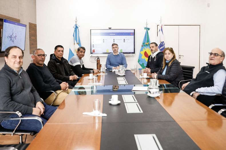 MESA DE NEGOCIACIONES. Achával acordó con los gremios las nuevas mejoras salariales.&nbsp;