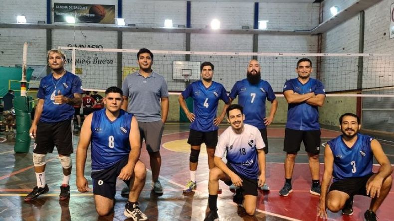 Unión ganó en el debut..