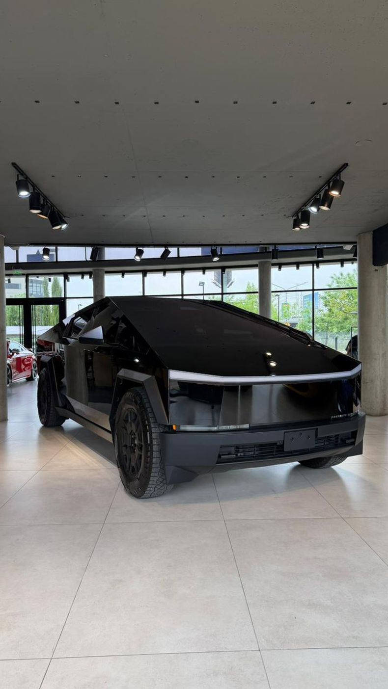 tesla (1)