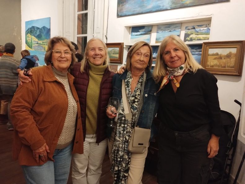 La galería de Gabriela López Herrero (primera desde la derecha) fue inaugurada este viernes.