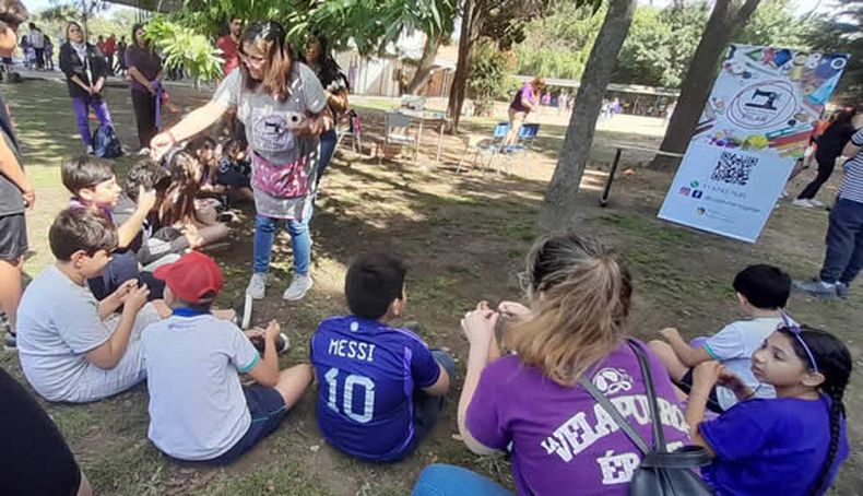 En el Colegio Chesterton, ubicado en Presidente Derqui, habrá más de 20 stands y varias actividades.