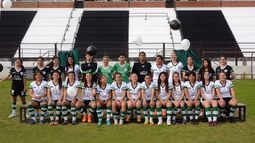 HACEN HISTORIA. Las chicas de Real obtuvieron esu primer triunfo en el fútbol de AFA..